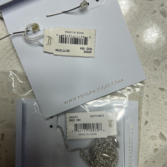 Kendra Scott Kacey necklace and Addie earrings - Picture 4 of 4